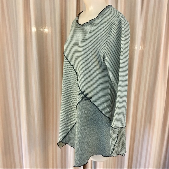 Habitat tunic top with asymmetrical lines and hem - Picture 4 of 7